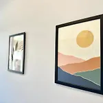 Mmrent Geometry Room